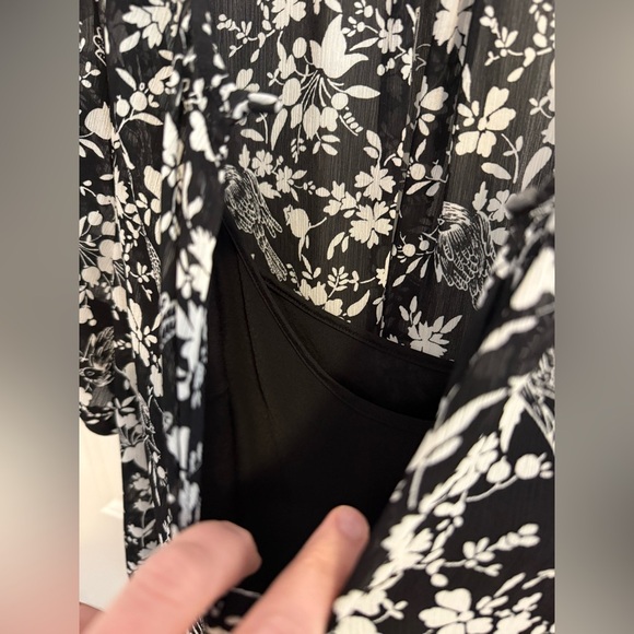 J.Crew Black/Ivory Bird & Floral Toile Print Ruched Sleeve Top Size Small - Picture 5 of 12